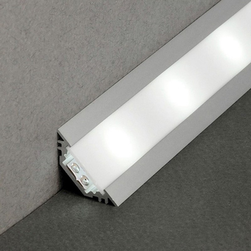Le profilé d'angle en aluminium de 38,7x39mm avec des bandes LED permet un  double éclairage des murs et des plafonds
