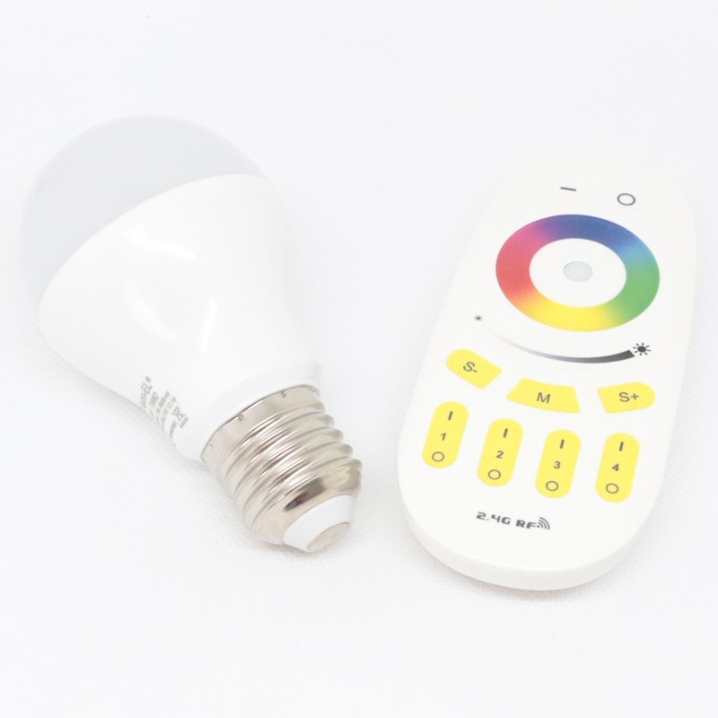 Ampoule LED RGB avec télécommande BULB E27/9W/230V 2700K